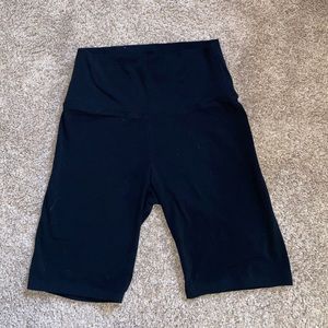 Aritzia Tna 9” black biker shorts